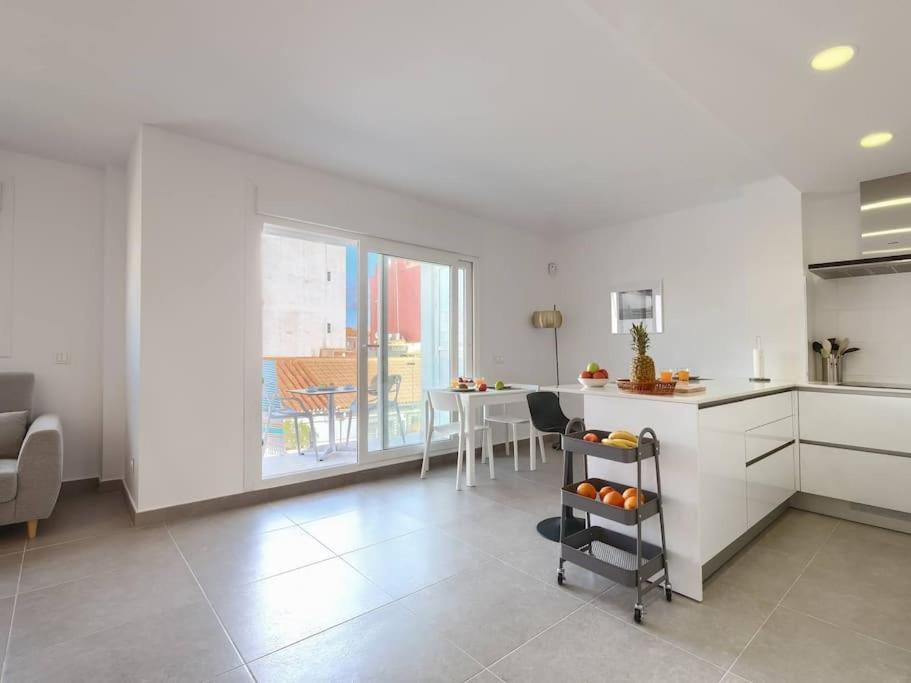 Bonito Apartamento 2 Minutos De La Playa فوينخيرولا المظهر الخارجي الصورة